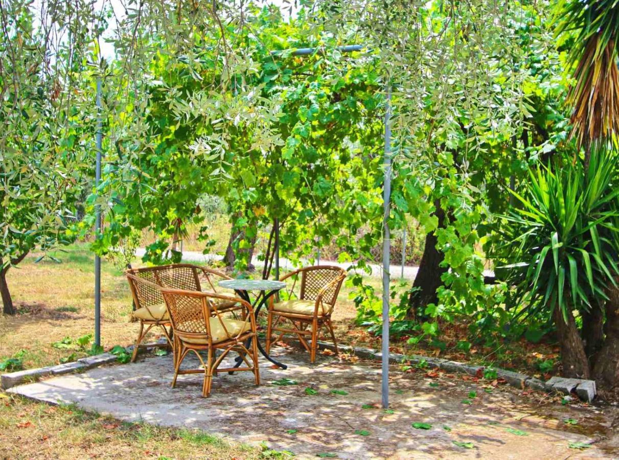 Panos House Kinira Exterior foto